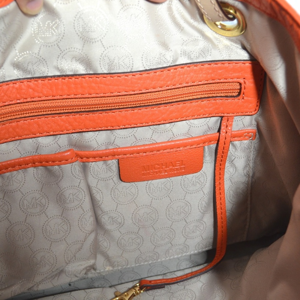 Michael Kors Jet Set East/West Leather Tote Bag - Picture 7 of 7